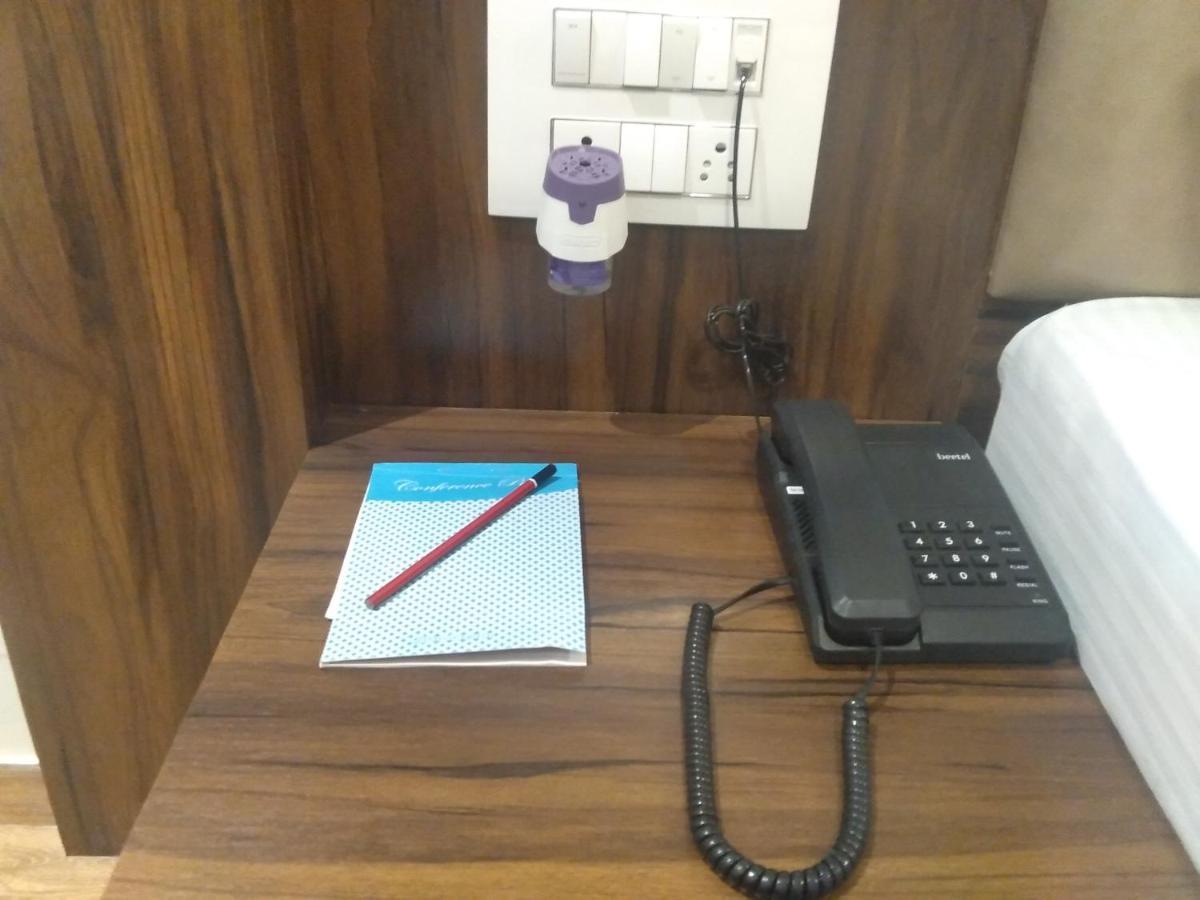 Hotel Shiv Sangram Ahmednagar Buitenkant foto