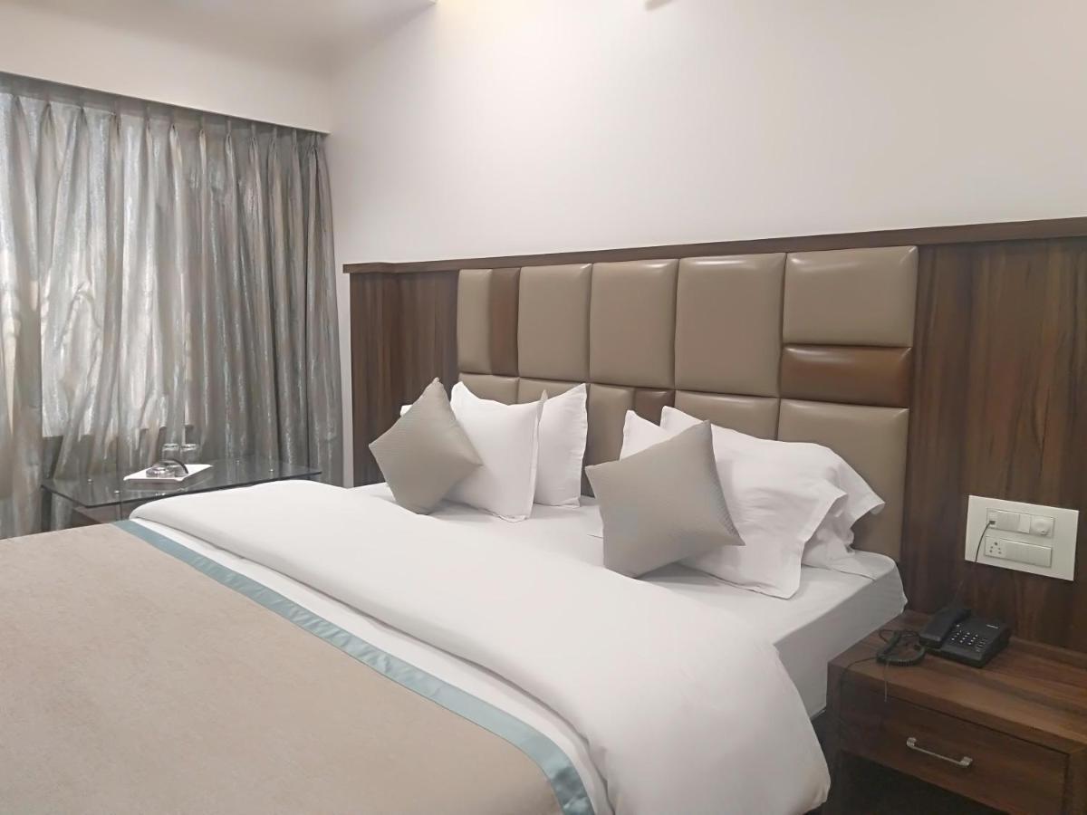 Hotel Shiv Sangram Ahmednagar Buitenkant foto
