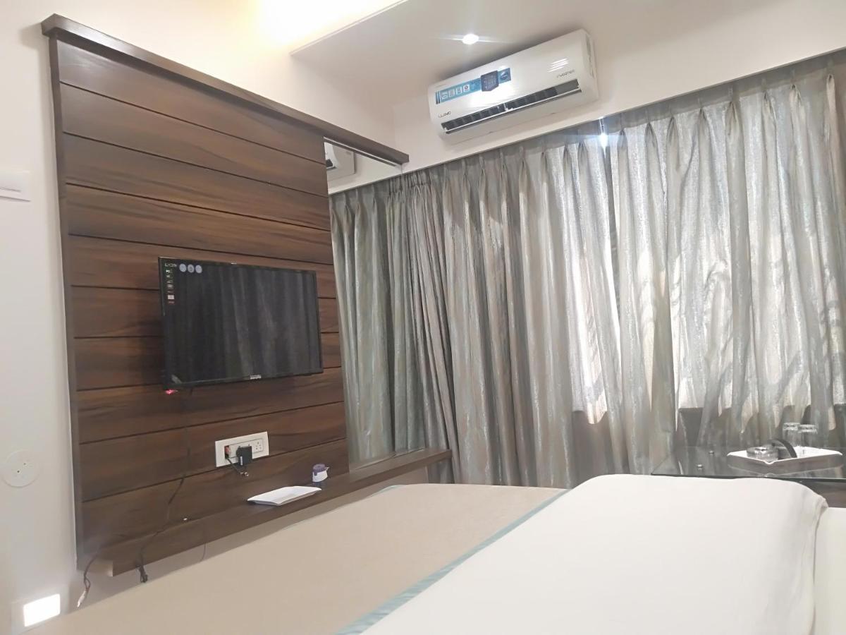 Hotel Shiv Sangram Ahmednagar Buitenkant foto