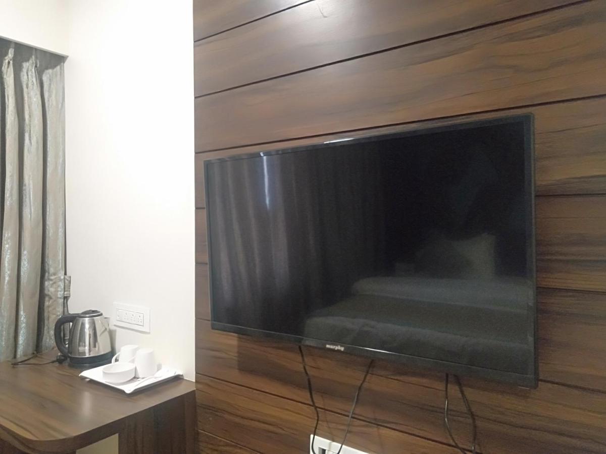 Hotel Shiv Sangram Ahmednagar Buitenkant foto