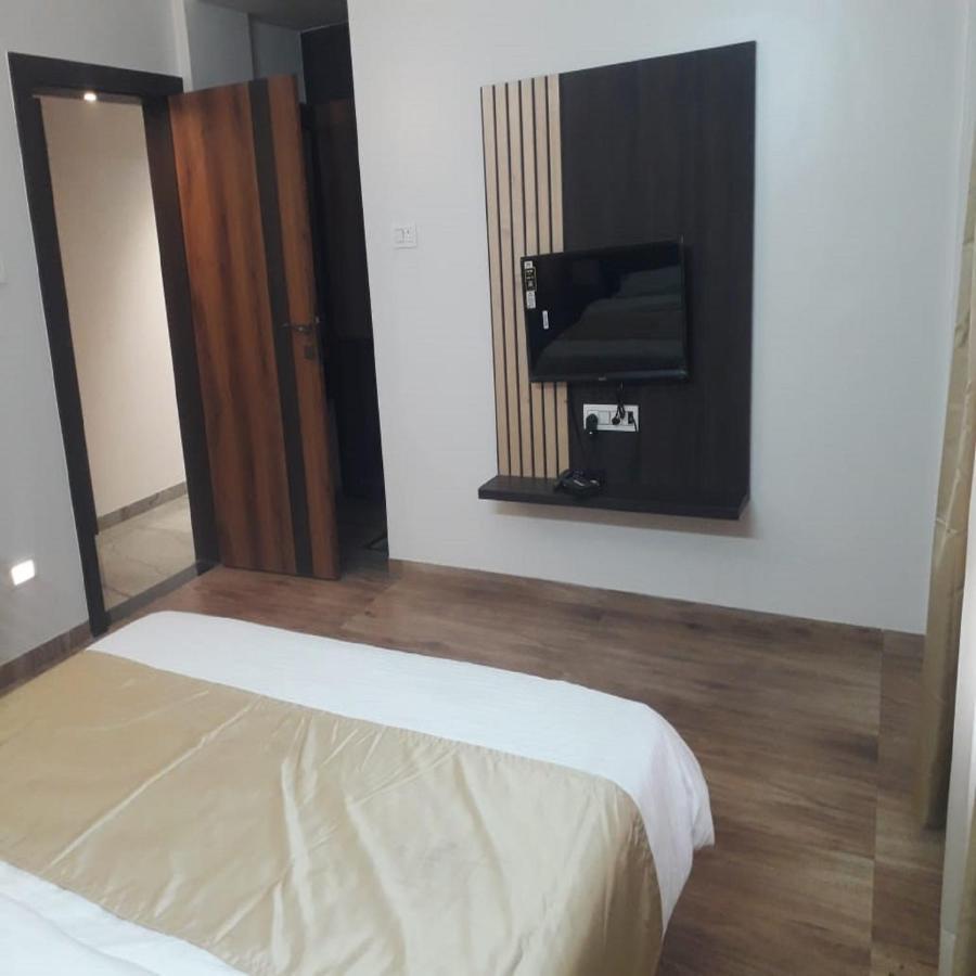 Hotel Shiv Sangram Ahmednagar Buitenkant foto